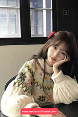 Loose Cute Retro Embroidered O-Neck Knitted Sweater