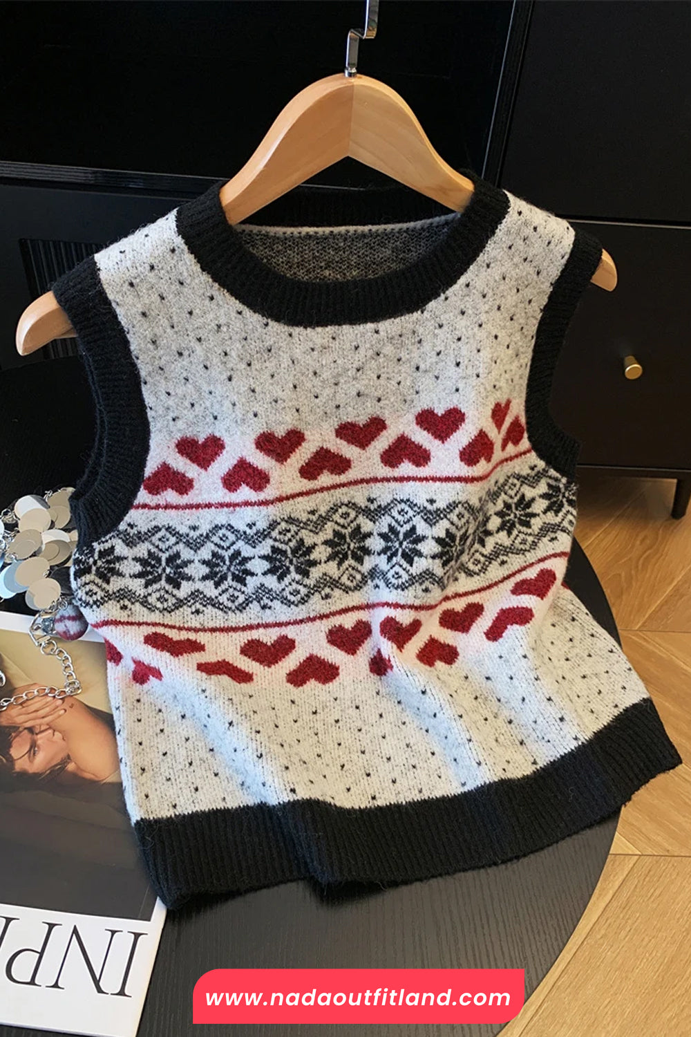 Sleeveless Vintage Heart Pattern Vest Sweater