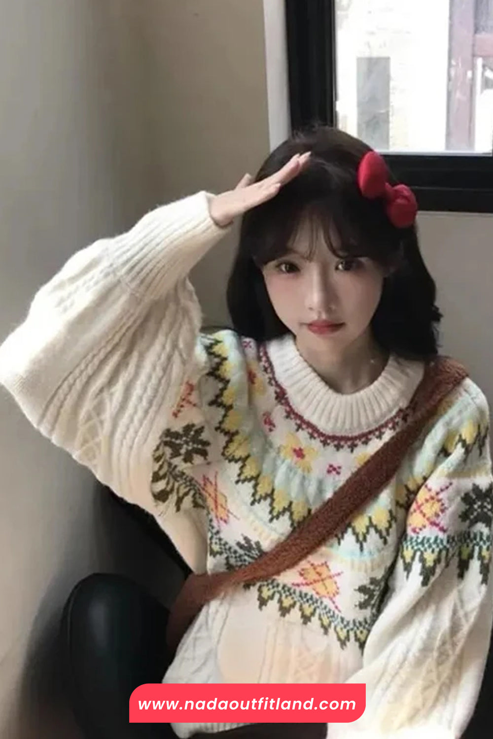 Loose Cute Retro Embroidered O-Neck Knitted Sweater