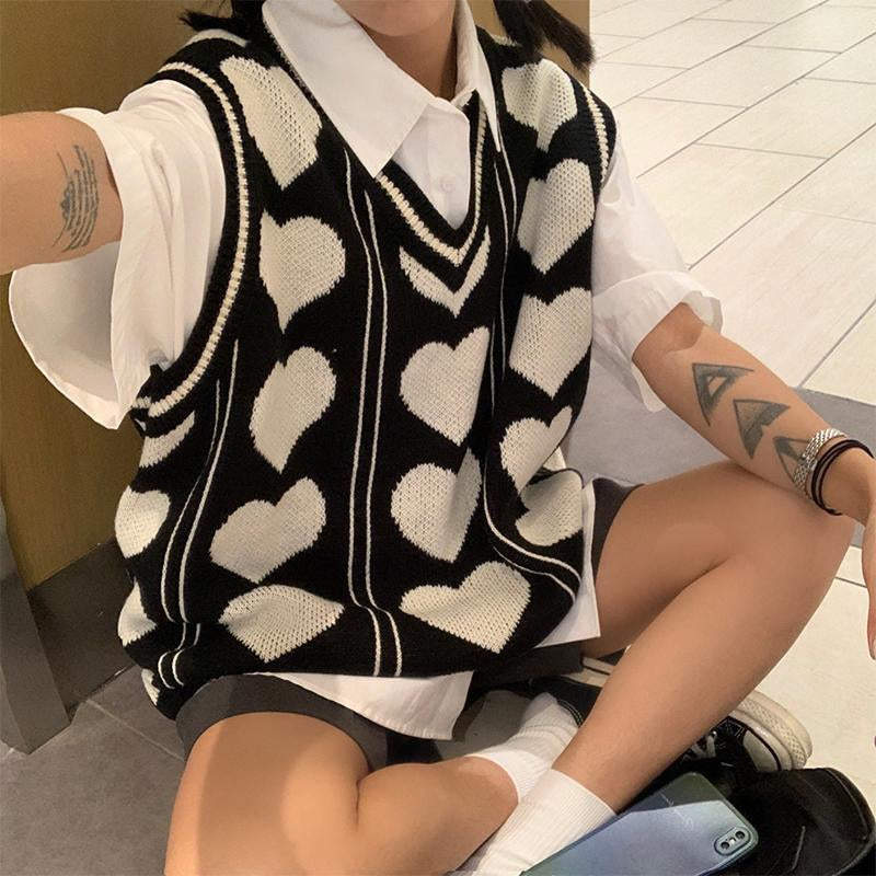 Love Pattern Loose V-Neck Vest Sweater