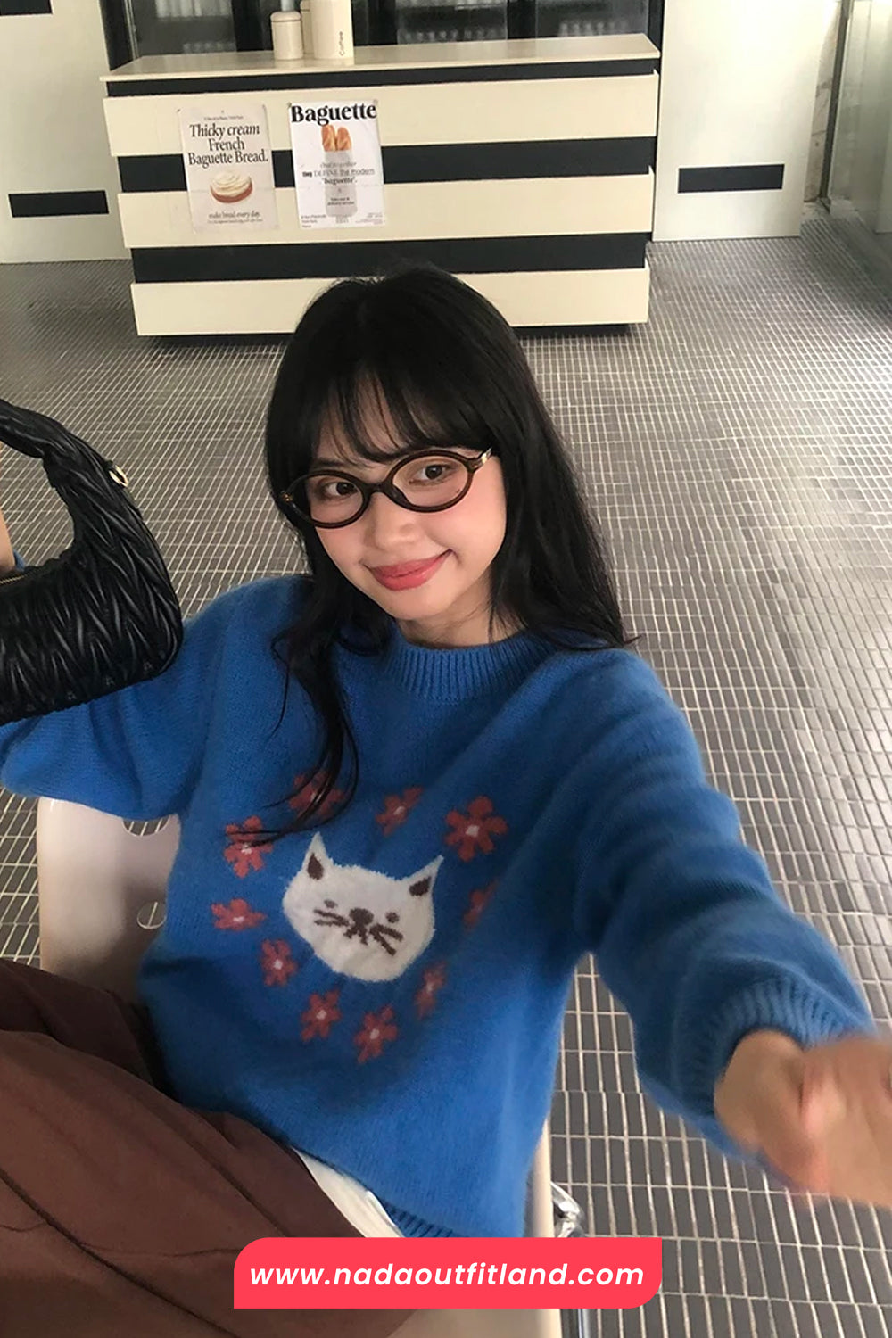 Long Sleeve Cat Embroidered O-Neck Blue Sweater