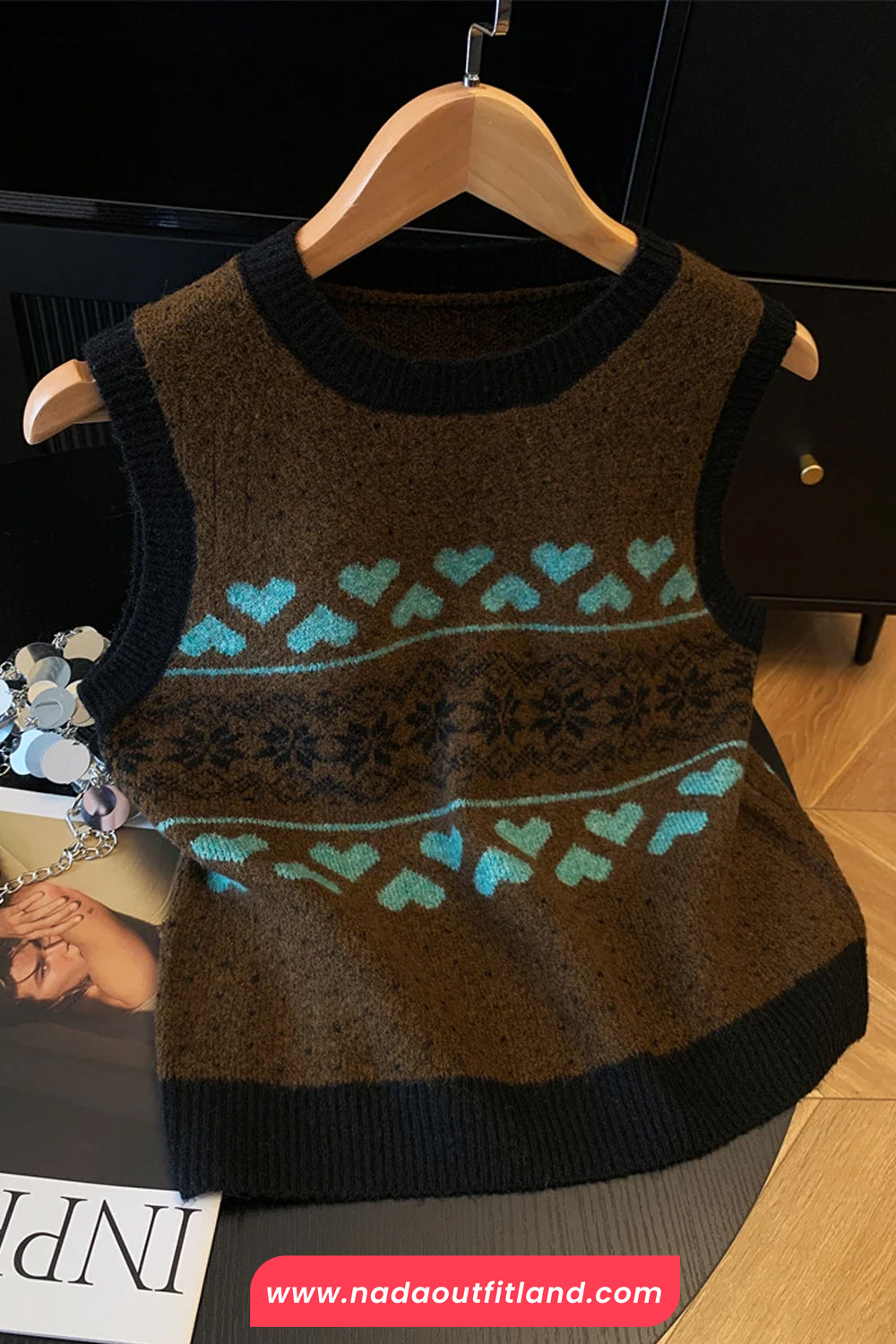 Sleeveless Vintage Heart Pattern Vest Sweater