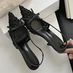 Butterfly-knot Pointed Toe Pumps