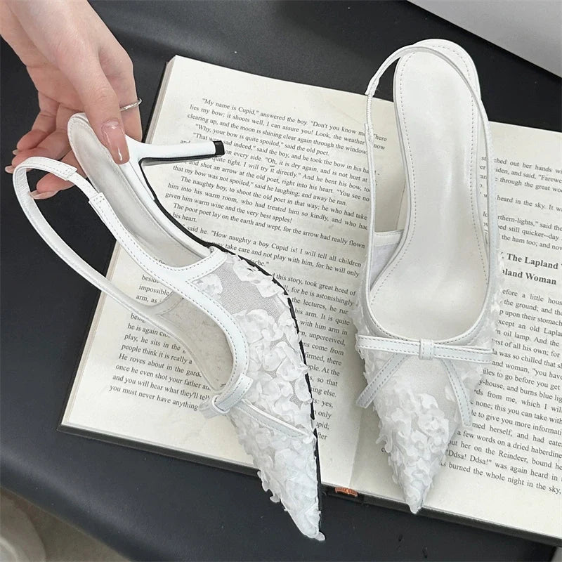 Butterfly-knot Pointed Toe Pumps